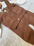 The Palette: Rich Chocolate, Warm Cream, and Leopard AccentsThe Feel: Heavyweight knit thickness, incredibly soft textureBest For: Holiday parties, outdoor family photography, and seasonal events